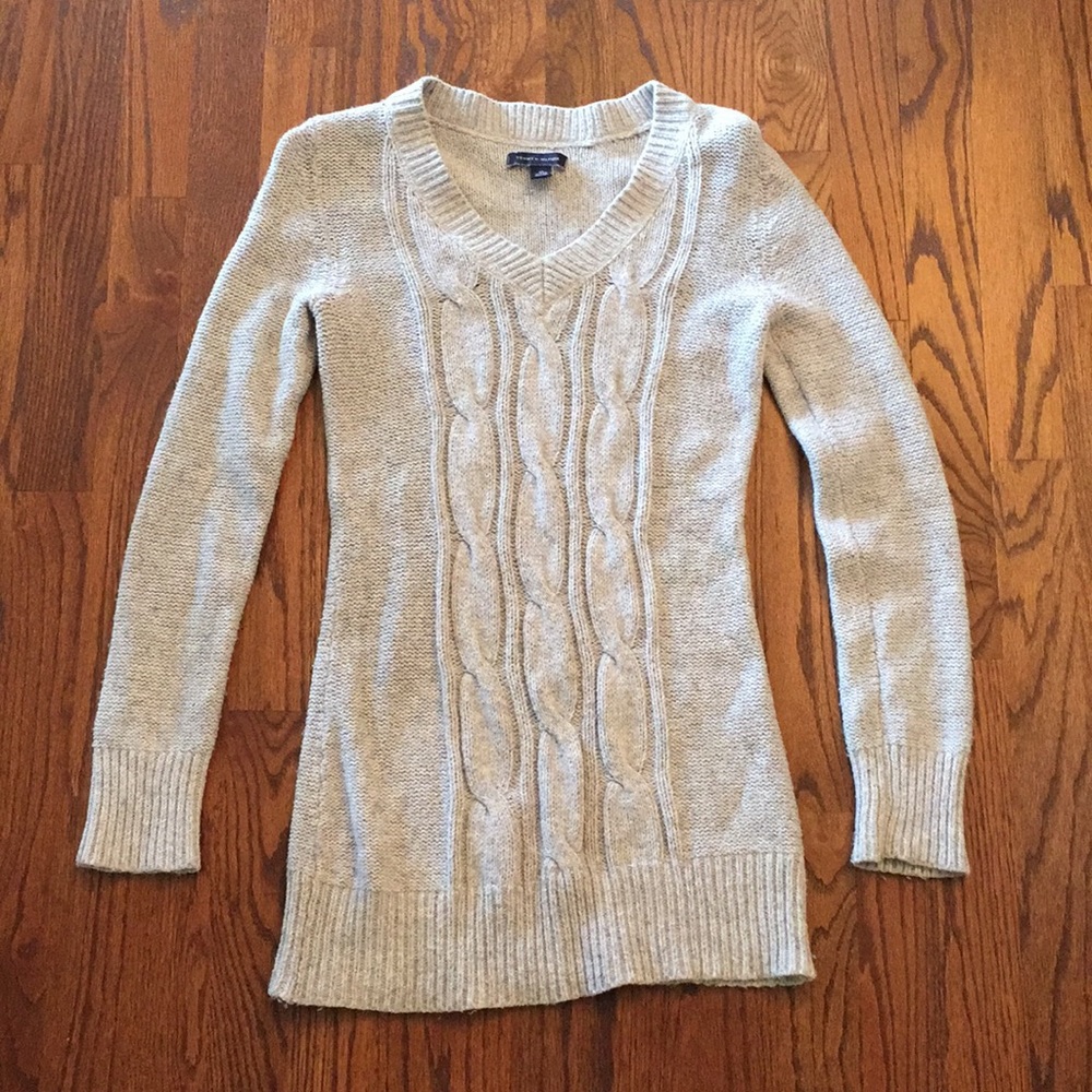 Tommy Hilfiger gray cable knit v-neck sweater, xs